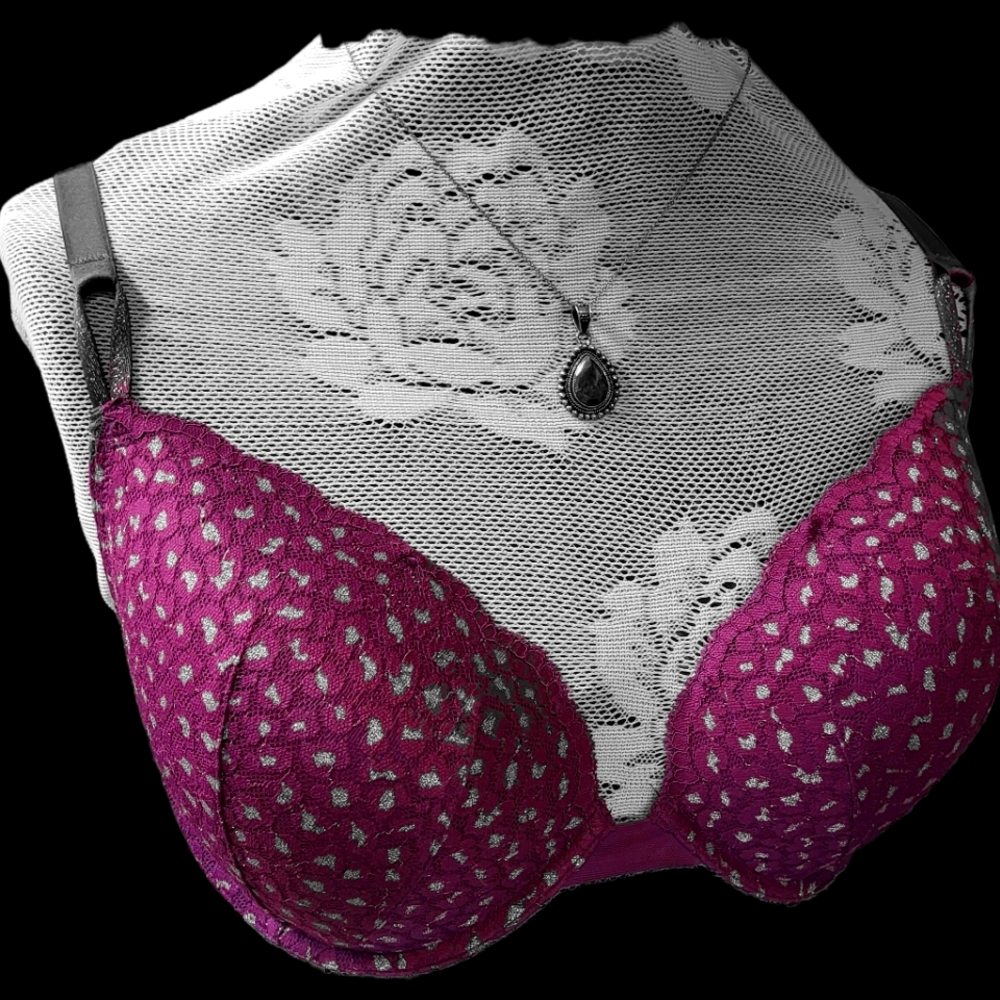 Victoria's Secret bra size 34DDD